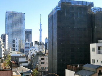 �Z�˂���̒��]�ʐ^�@-