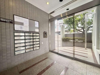 �G���g�����X�@�I�[�g���b�N