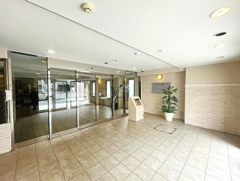 �G���g�����X�@�I�[�g���b�N