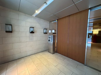 �G���g�����X�@�I�[�g���b�N