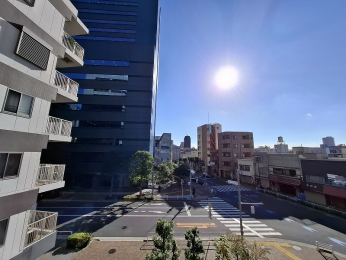 �Z�˂���̒��]�ʐ^�@-