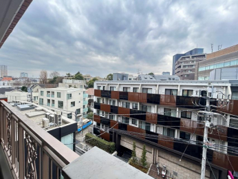 �Z�˂���̒��]�ʐ^�@-