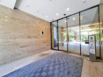 �G���g�����X�@�I�[�g���b�N