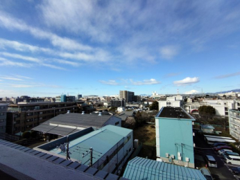 �Z�˂���̒��]�ʐ^�@-