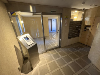 �G���g�����X�@�I�[�g���b�N