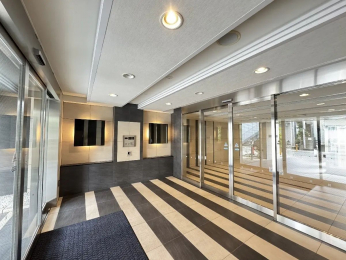 �G���g�����X�@�I�[�g���b�N