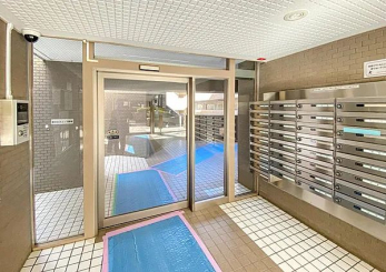 �G���g�����X�@�I�[�g���b�N