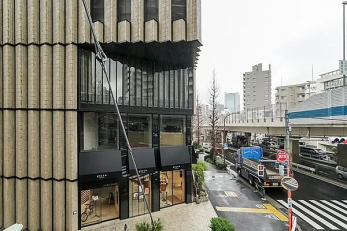 �Z�˂���̒��]�ʐ^�@-