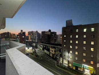 �Z�˂���̒��]�ʐ^�@-